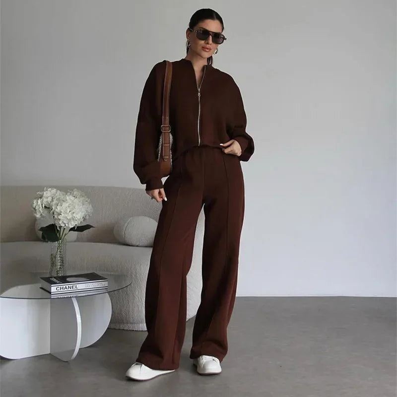 Casual Women's Sweatshirt & Pants Set with Zipper