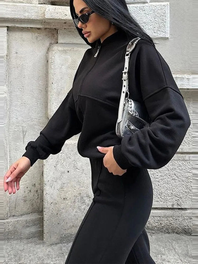 Casual Women's Sweatshirt & Pants Set with Zipper
