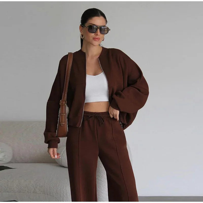 Casual Women's Sweatshirt & Pants Set with Zipper