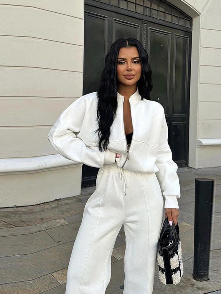 Casual Women's Sweatshirt & Pants Set with Zipper