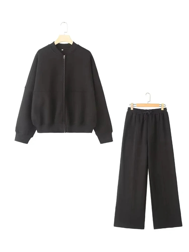 Casual Women's Sweatshirt & Pants Set with Zipper