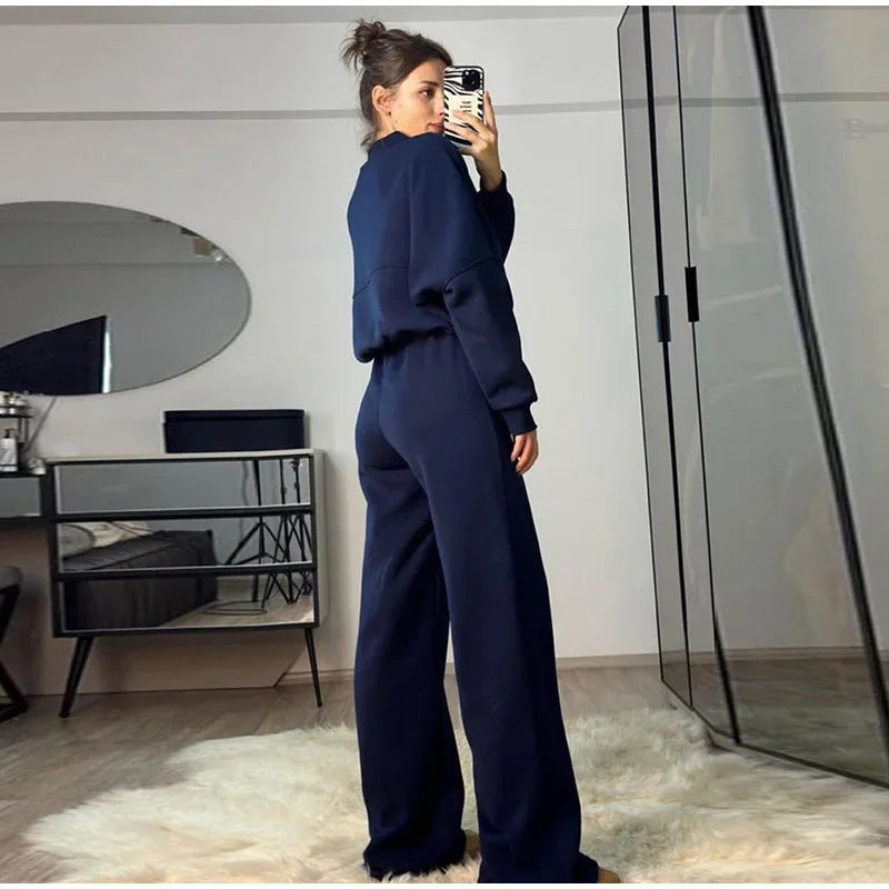 Casual Women's Sweatshirt & Pants Set with Zipper
