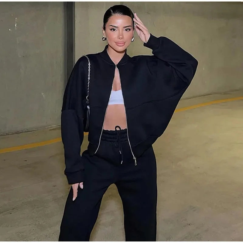 Casual Women's Sweatshirt & Pants Set with Zipper