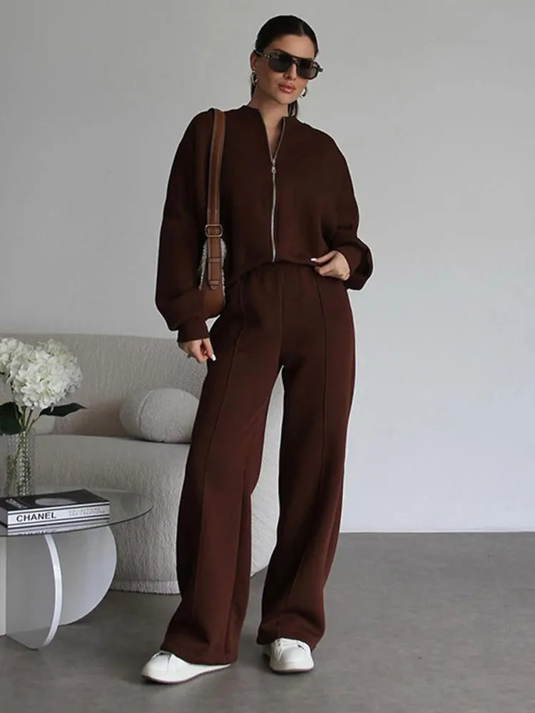 Casual Women's Sweatshirt & Pants Set with Zipper